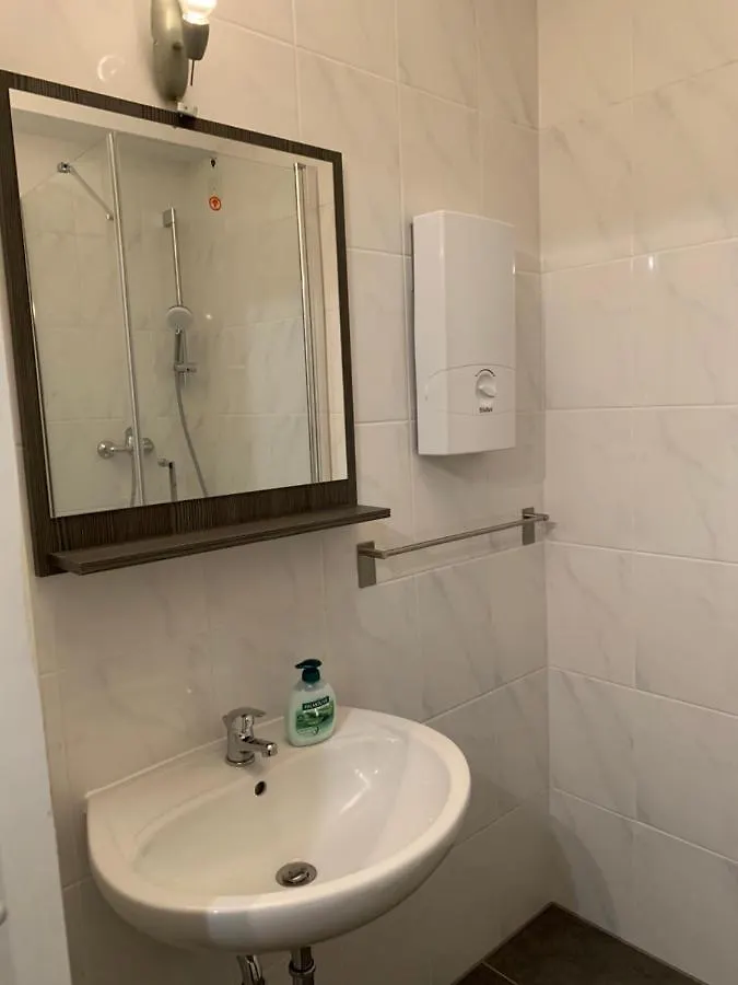 Renoviert, Modern Und Ruhig Apartment Nuremberg Germany